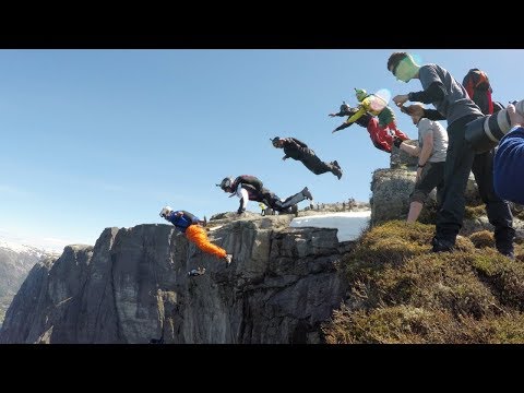 Top Amazing basejumpers at Kjerag