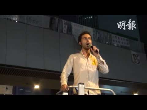 Stefano for Occupy Central in Hong Kong 意大利男高音夏慤道獻唱支持學生