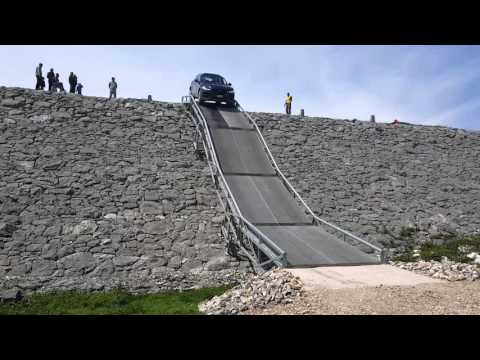 Jaguar F-Pace downhill