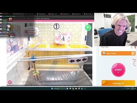 xQc Gets Childhood Joy Playing Toreba Claw Machine