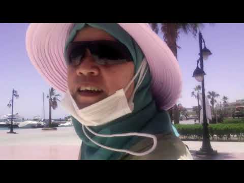 Walking inside the view of MARINA || DIGNA