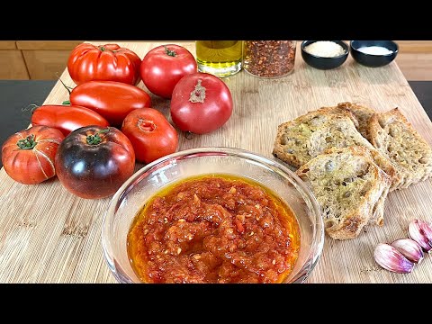 Compotée de tomates confites et pain à l'ail pour l'apéro