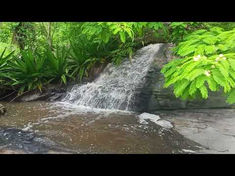 Descendo a Cachoeira da Mijona. Serra da Raiz - PB.