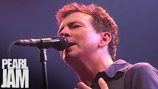 Download lagu 'Daughter / With My Own Two Hands ' - Pearl Jam ft. Ben Harper - Live at Madison Square Garden mp3