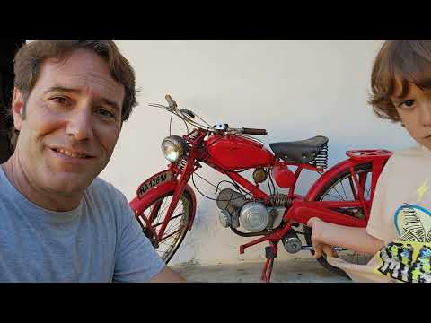 Niño de 4 años monta la Moto Guzzi Hispania 65