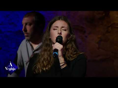 À veghja canzona Lea Antona " a serva "