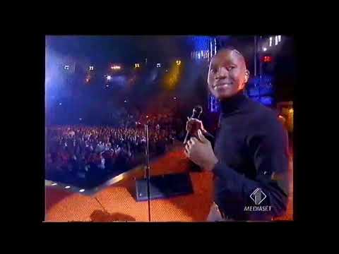 Tunde Baiyewu (Lighthouse Family) - Great Romantic (Live In Italy 2004) (VIDEO)