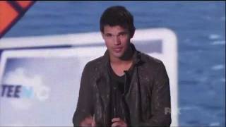 Teen Choice Awards 2011- Blake Lively Wins Choice TV Actress Drama