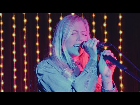 Sara Berki - Cowboys Do It Better - Live at Jolene's Sydney