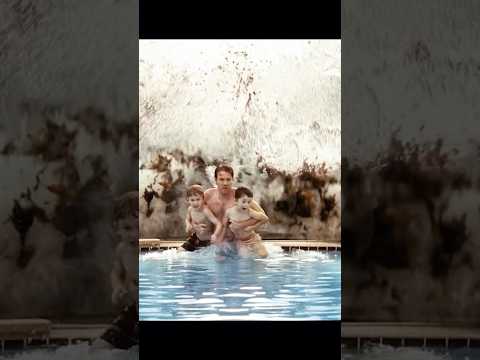 The Most Realistic Tsunami Strikes &ndash; A Happy Family Swept Away in The Impossible (2012)