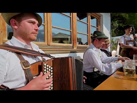 Gamsjagerbuam auf der Mittenwalder-Hütte