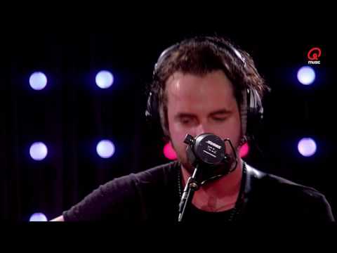 The BSMNT: Jasper Erkens - Waiting like a dog (Live bij Q)