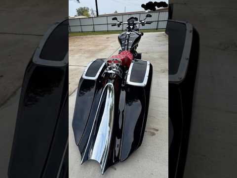 One of the most unique Harley’s I’ve seen in a while #harleydavidson #bagger #vtwin #motorcycle