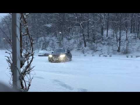 BMW X5 40e Hybrid in 40cm of Snow