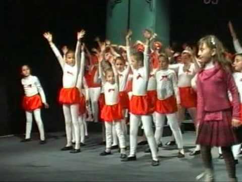 PESNI POD ELKA 2009 NOVOGODISNI PESNI -NADICA TODOROVA.mpg