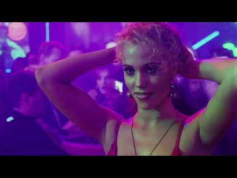 Hot Elizabeth Berkley