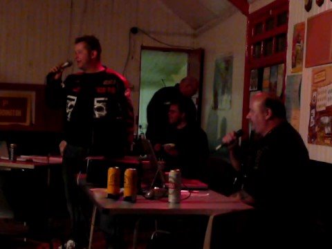 Karaoke Alien @ Jinlun Dib Dib Dob