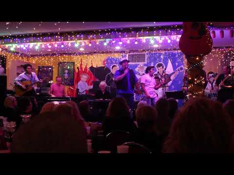 Jeff Lewis, Cote Deonath & Ben Thompson sing Hurt 2019 Tupelo Elvis Festival