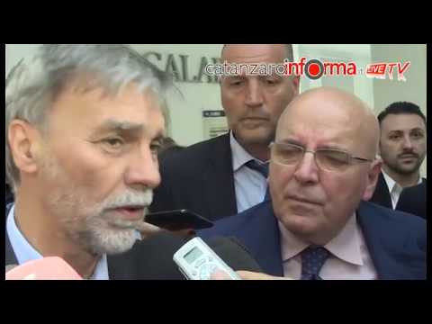 Ammodernamento ferrovia ionica, ministro Delrio firma protocollo con Regione ed Rfi
