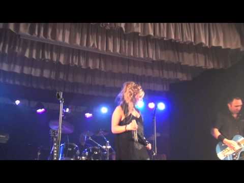 Hold the line (Toto) - Solène Martin