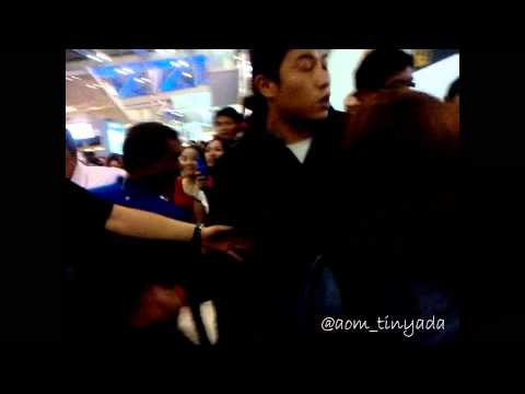 [FANCAM] 121125 BoA, Kangta at Suvarnabhumi Airport