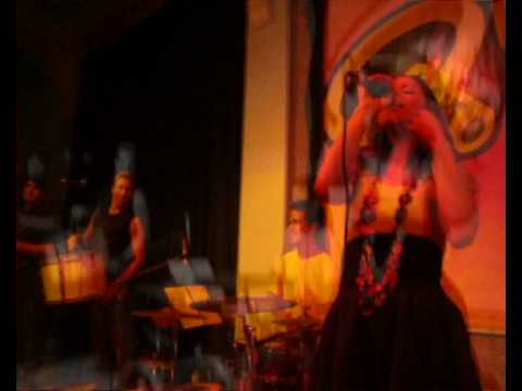 Mariana Mello e Banda no Democráticos - "Já tenho um Xodó"