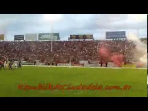 "RpKdC - Recibimiento Hinchada San Martín de Tucumán contra Atlético Tucumán" Barra: La Banda del Camion &bull; Club: San Martín de Tucumán