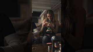 Download lagu Chill Vibes: Girl Smoking a Bong on Couch RANDOM VIDEO OF THE DAY (DAY 171) mp3