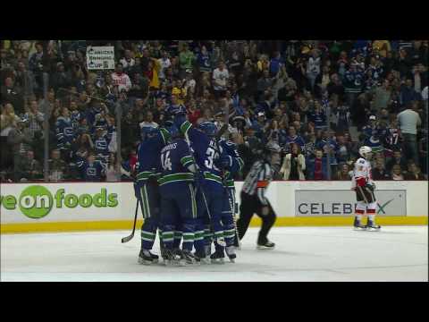 Canucks Vs Flames - Kevin Bieksa 2-0 Goal - 04.10.10 - HD