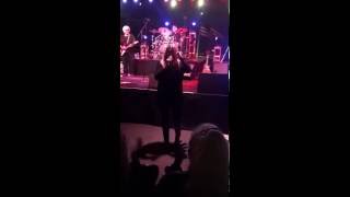 Jefferson Starship sings White Rabbit to Grace Slick