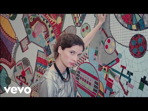 download lagu mp3 mp4 Dutch Uncles Streetlight, download lagu Dutch Uncles Streetlight gratis, unduh video klip Dutch Uncles Streetlight