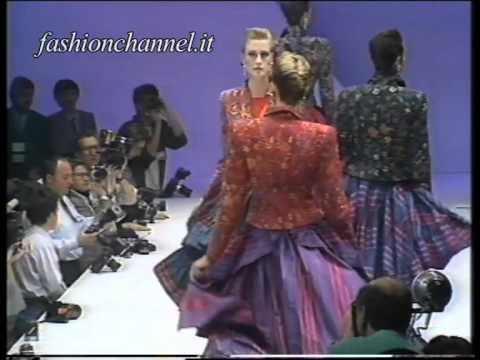"Rocco Barocco" Autumn Winter 1988 1989 Milan 2 of 2 pret a porter woman by FashionChannel