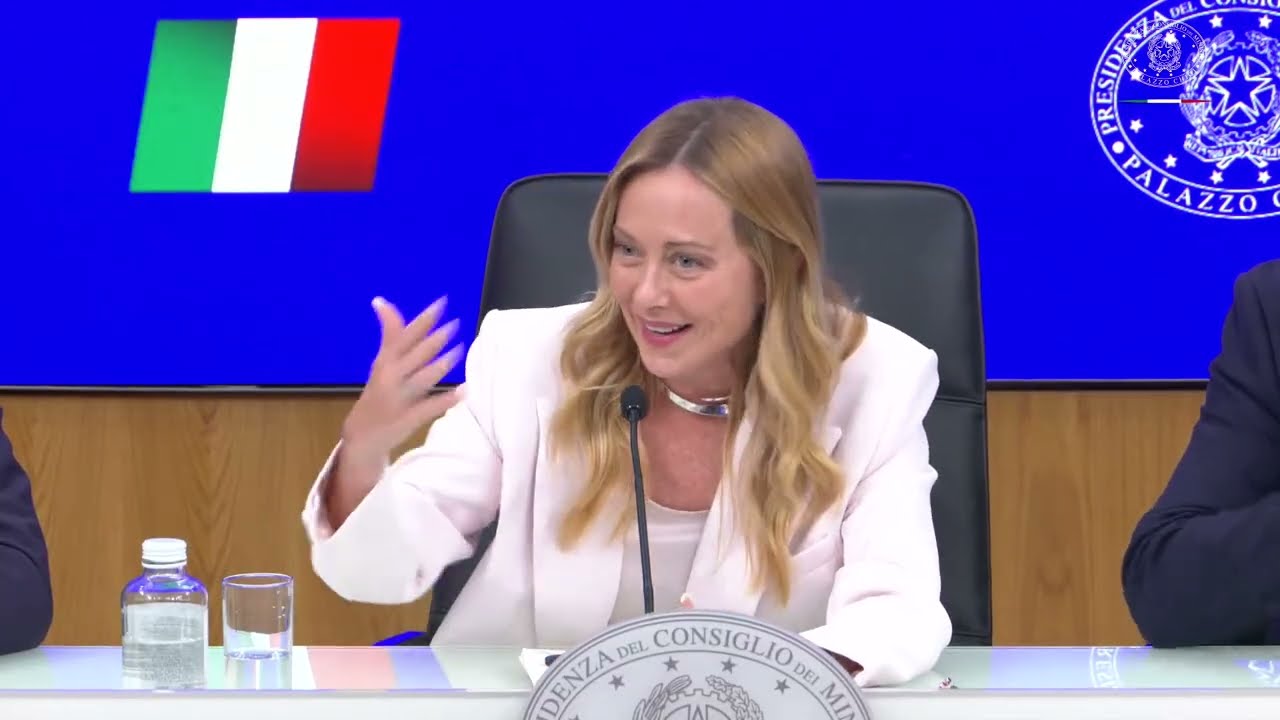 GIORGIA MELONI IN CONFERENZA STAMPA CON SALVINI E TAJANI - ELIMINATO BOLLO AUTO