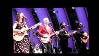 Steve Martin &amp; Edie Brickell: Pretty Little One