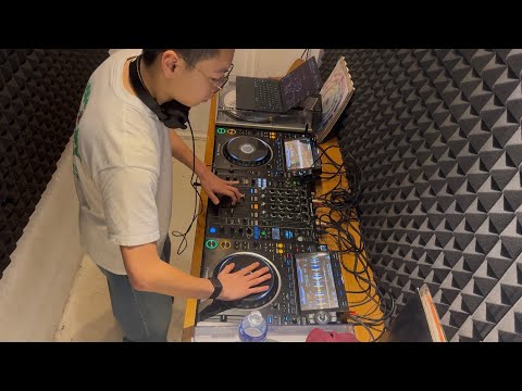 HIGH ENERGY JUMP UP DNB MIX1 (43 TRACKS IN 28 MINS)