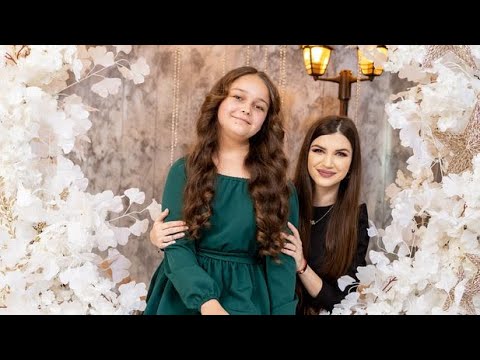 Ana Maria Bucsa si Mara Penciuc - Underneath the Mistletoe