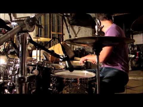 MCFH (Monkeys Come From Heaven) - In My Cave [Version Studio]