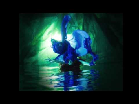 LAILA AV REYNI - Mín