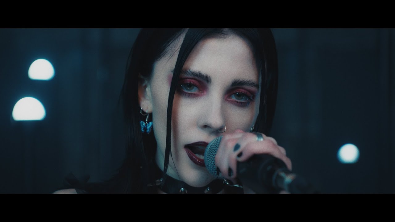 Lirik Lagu Easy - Pale Waves dan Terjemahan