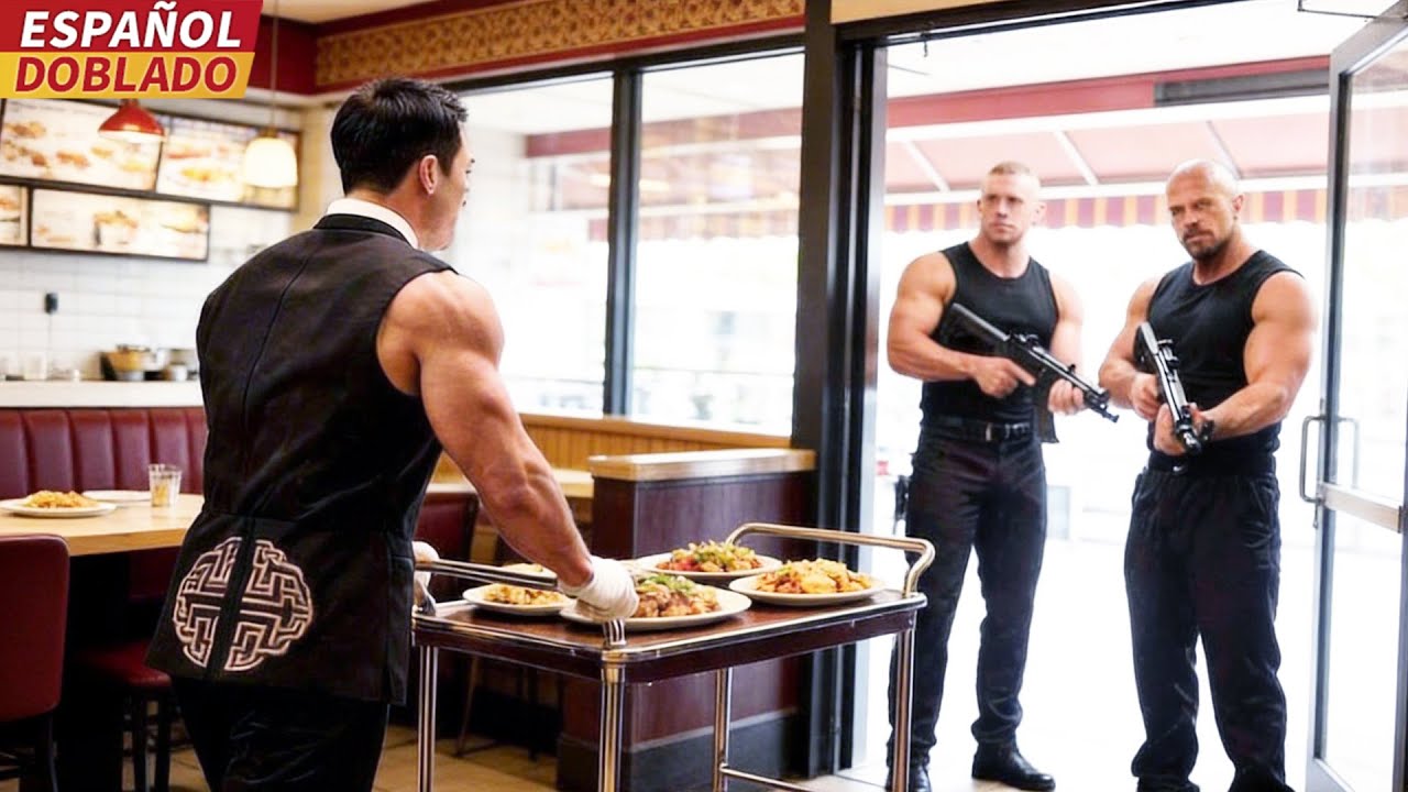 [Doblado Esp] Equipo de Asesinos se hacen pasar por Camareros para asesinar al jefe de la familia