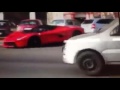 Homem compra Ferrari de R$ 6 mi, sai de concessionária e bate o carro
