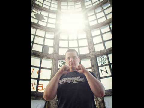 Green Yard Krew, Kum Majk, Bunt EDB - Boleština (glitch hop remix by Leemoon Gyk) [2013]