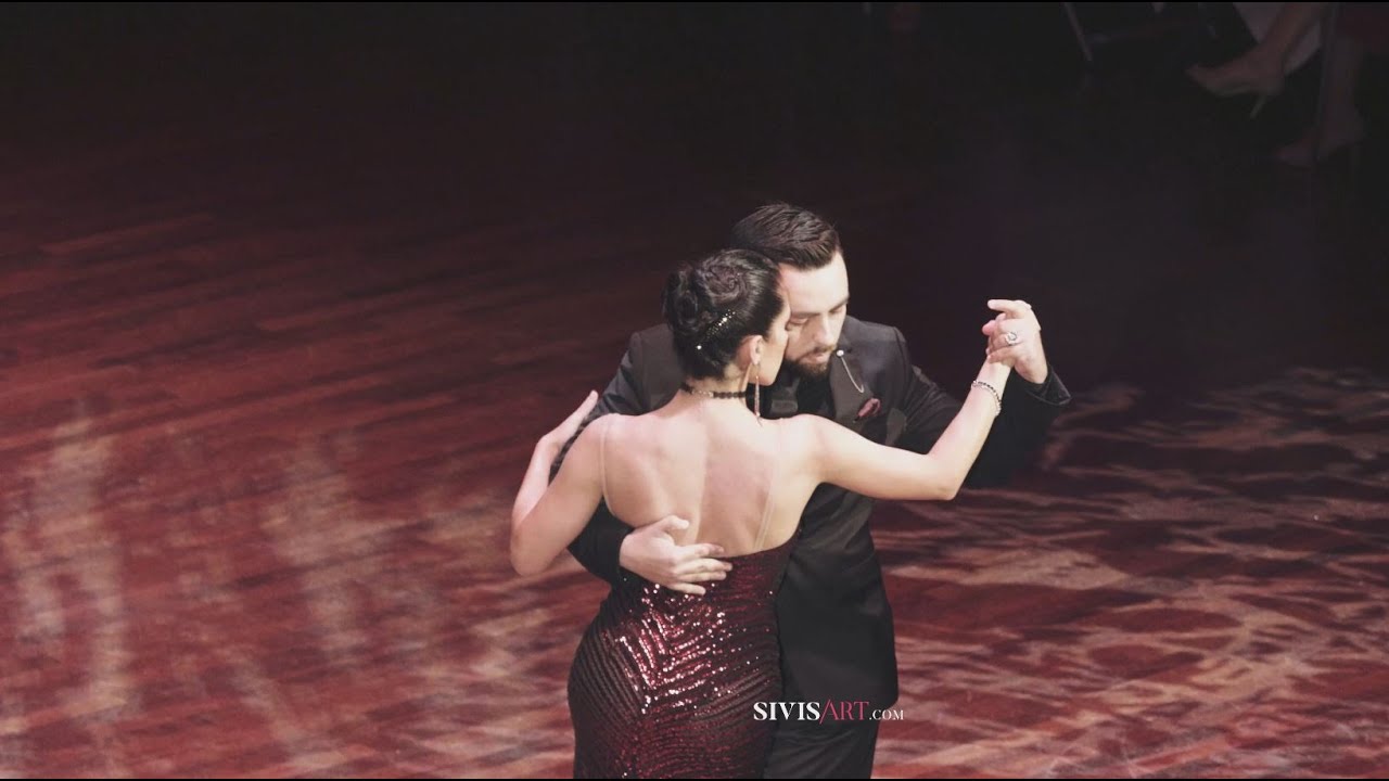 Jonathan Saavedra & Clarisa Aragon 2/4