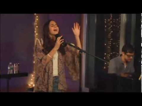 Carly Rose Sonenclar sings 
