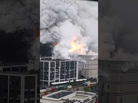 吓人！4月13日，宁波奉化星源卓镁新厂区发生火灾，并引发爆炸，浓烟滚滚...