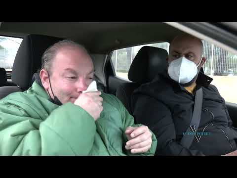 Lello accumula cibo, buttato un bustone di alimenti putrefatti. Antonio furioso: "Ora cambia tutto"