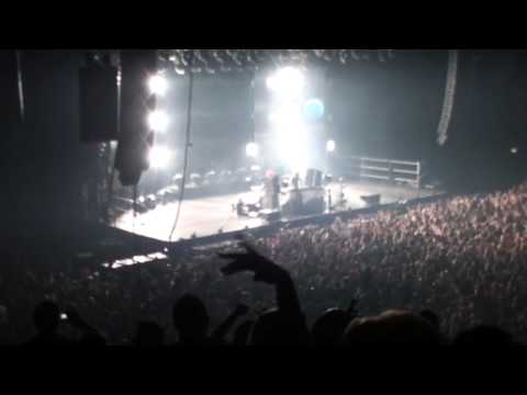 Tiësto, U2 "Sunday Bloody Sunday", O2 (The Point), Dublin (2010-03-19, 22:07)