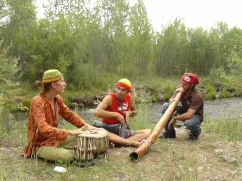 "Tuva near the river" didgeridoo .mpg