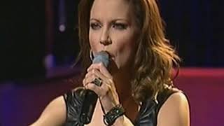 Martina McBride   Safe In The Arms Of Love Live The Orpheum Theatre Minneapolis CMT 13 10 2001 x264