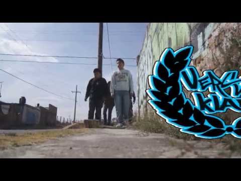 VERSUS KLAN (Que Hago Aqui) previo 2014 foqer producciones